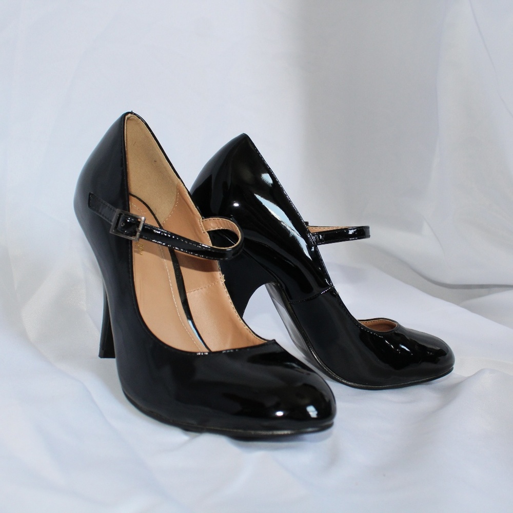 Brinley Co Black Patent Heels